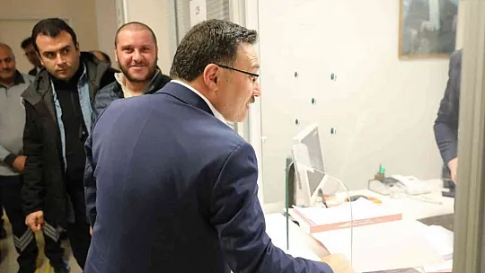 Vali Çiçek SGK'yI ziyaret etti