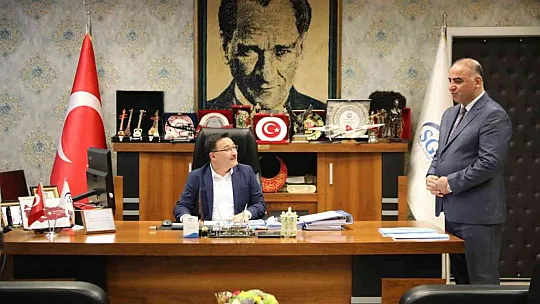 Vali Çiçek SGK'yI ziyaret etti
