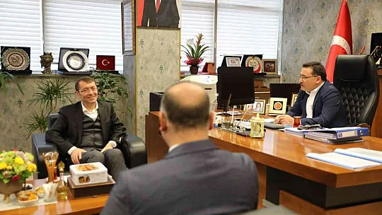 Vali Çiçek SGK'yI ziyaret etti