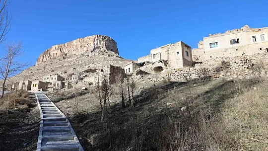 Vali Çiçek'ten Yeşilhisar'da hem açılış, hem de ziyaret