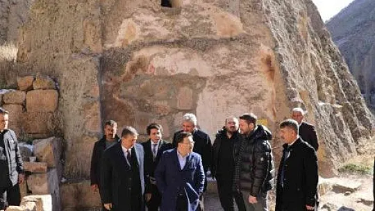 Vali Çiçek'ten Yeşilhisar'da hem açılış, hem de ziyaret