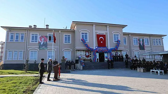 Vali Çiçek'ten Yeşilhisar'da hem açılış, hem de ziyaret
