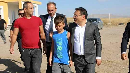 Vali Çiçek Tomarza'da