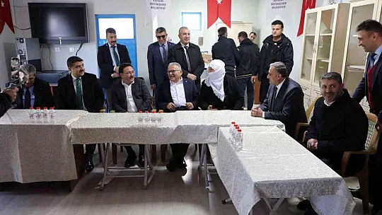 Vali Çiçek ve Başkan Büyükkılıç Develi'ye çıkarma yaptı