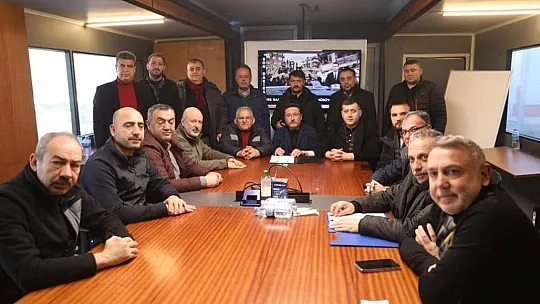 Vali Çiçek ve Başkan Büyükkılıç'tan Deprem Bölgesinde Kayseri Dayanışması