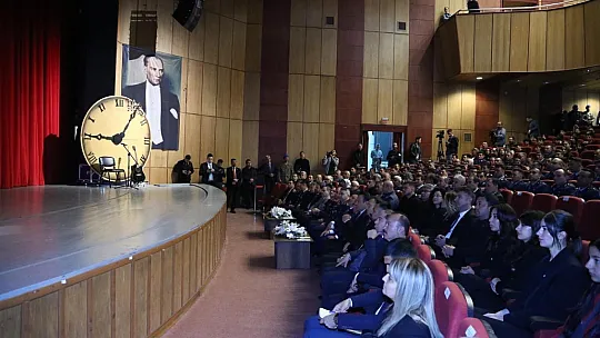 Vali Çiçek ve Başkan Büyükkılıç'tan Atatürk evine ziyaret