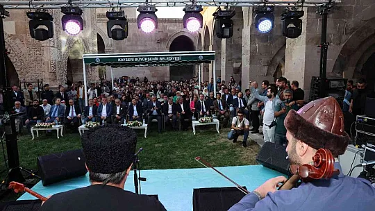 790 yıllık tarihi kervansarayda muhteşem konser