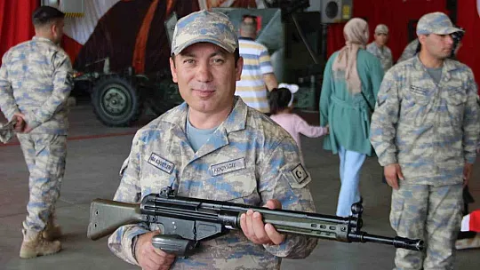 Bir günlüğüne asker oldular