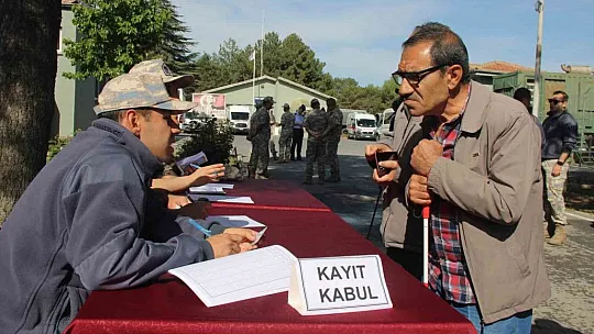 Bir günlüğüne asker oldular