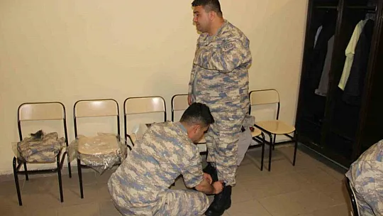 Bir günlüğüne asker oldular