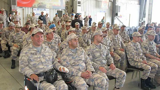 Bir günlüğüne asker oldular