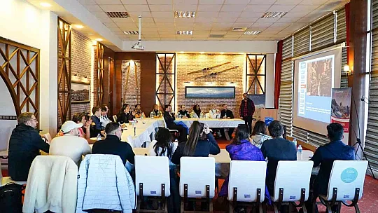 Fenomenler yine Erciyes'te...