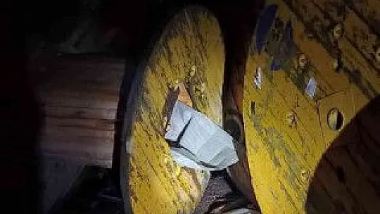 Kaybolan çocuk 12 saat sonra bulundu! Yağmurdan korunmak istemişti!