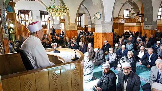 Depremde hayatını kaybedenler için Mevlid okundu
