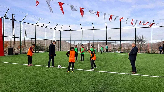 Yahyalı'ya yeni halı saha