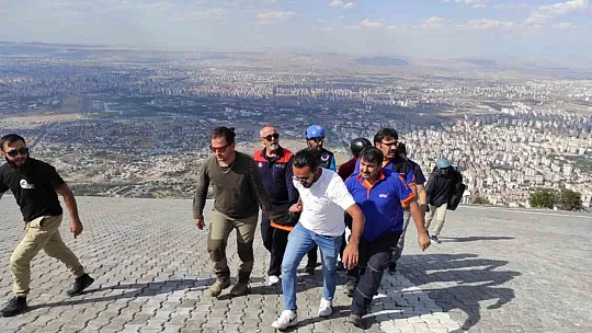 Yamaç paraşütü düştü!