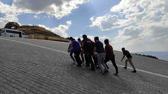 Yamaç paraşütü düştü!