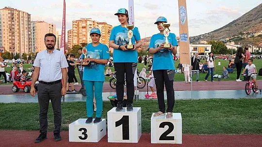 Şampiyona Ödül Töreni ile Sona Erdi