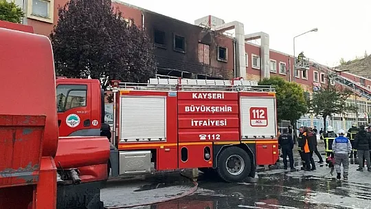 Yangın iş yerini küle çevirdi