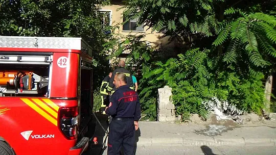 Yangını çay içerek izledi