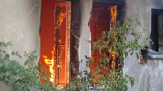 Yangını çay içerek izledi