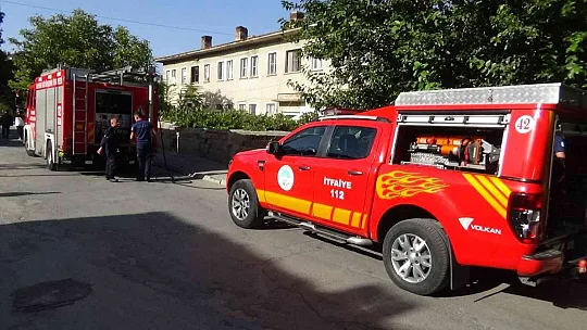 Yangını çay içerek izledi