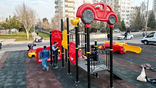 Melikgazi'de Yeni Parklara Yeni Nesil Oyun Grupları