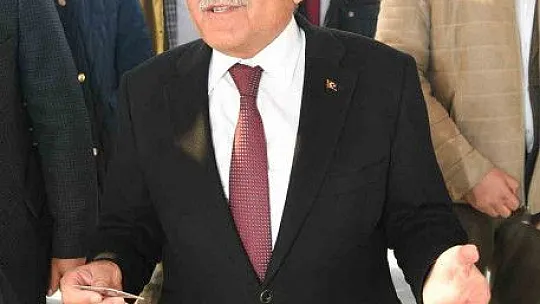 Başkan Büyükkılıç 'vatman' oldu
