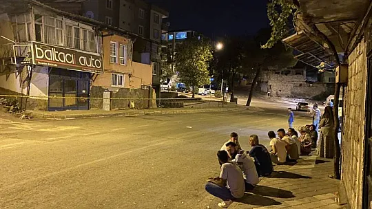 Yıkılma tehlikesi geçiren ev mahalleliyi ayağa kaldırdı