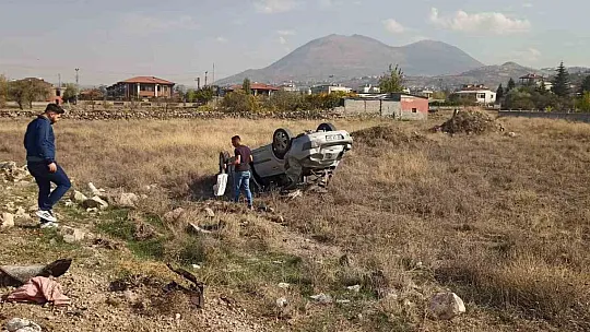 Kayseri'de otomobil takla attı