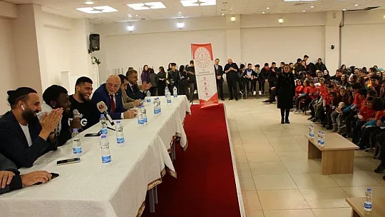 Kayserispor'un kalecisi Bilal, en zorlandığı forveti açıkladı...