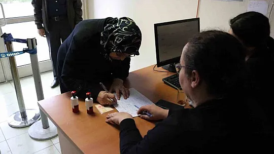 Gurbetçiler oy kullanmaya başladı!