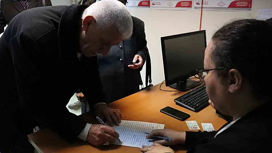 Gurbetçiler oy kullanmaya başladı!