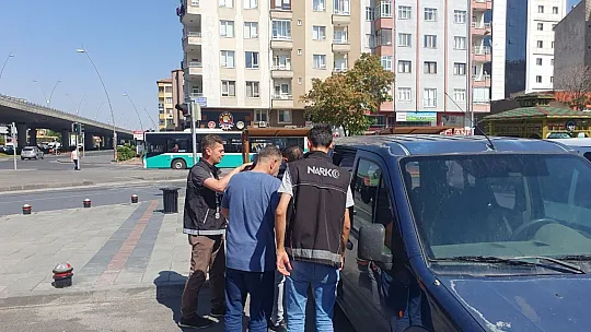 Narkotik polisinden kaçamadılar