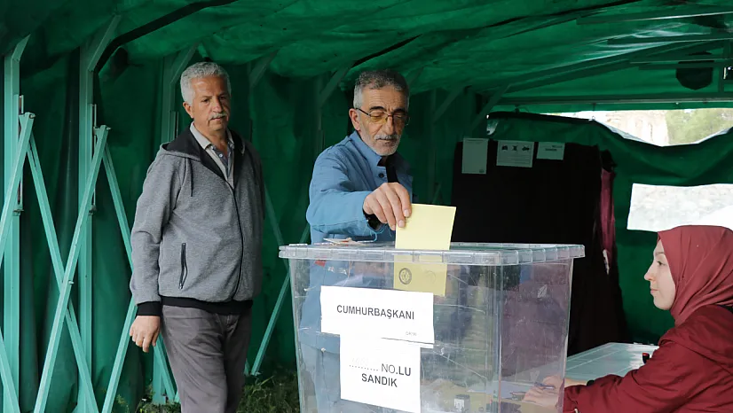 19 seçmenli mahallenin yol yenileme isteği!