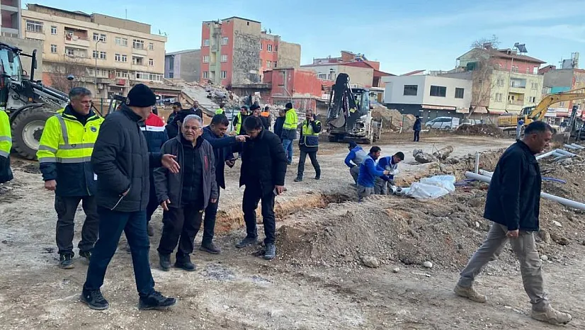 Afet bölgesinde konteyner çarşı yapımı tüm hızıyla sürüyor
