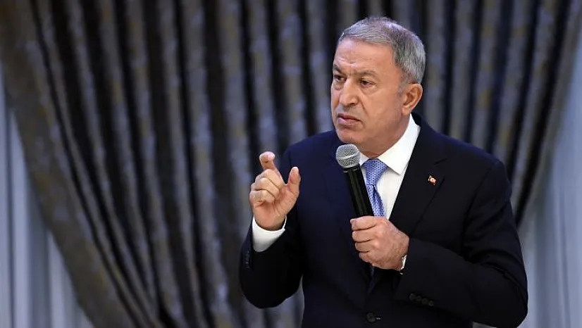 Bakan Hulusi Akar Kayserili mi, değil mi? Dikkat çeken tartışma!