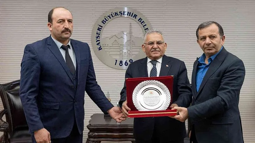 Büyükkılıç'a 'teşekkür' plaketi!