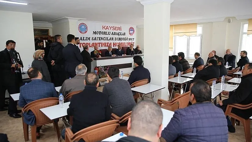 Başkan Büyükkılıç Oto Galericiler Sitesi esnafı ile bir araya geldi