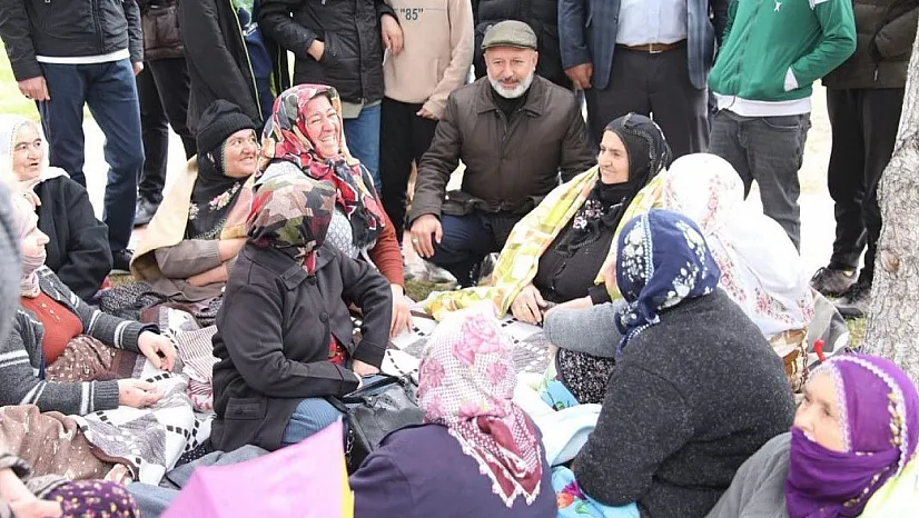 Çolakbayrakdar, şükür sofrasında vatandaşlarla bir araya geldi