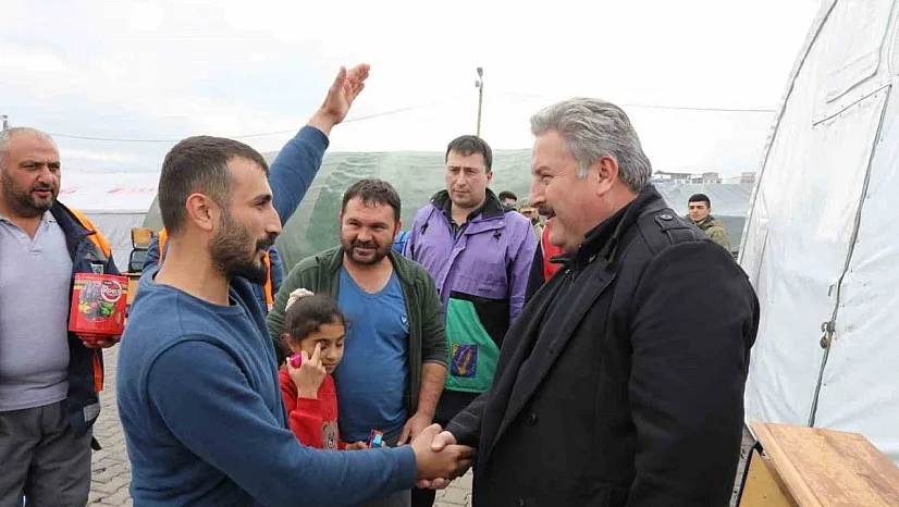 Palancıoğlu, Çadırkent'te depremzedeleri ziyaret etti