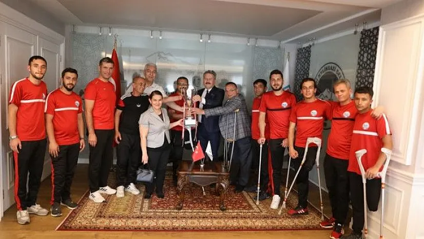Palancıoğlu şampiyonları ağırladı