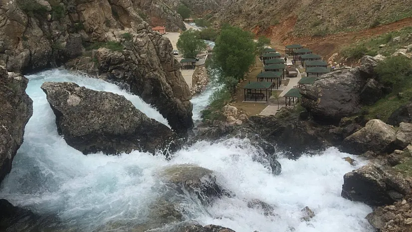 Burada bayram başka güzel