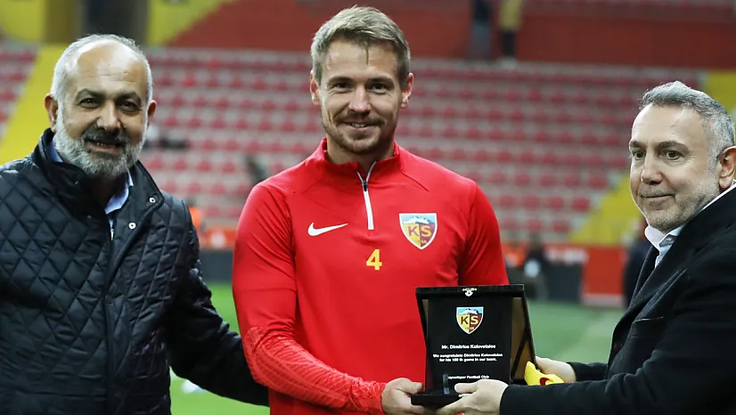 CEO Ertekin ve Başkan Çamlı maç öncesi Yunan stopere plaket verdi! İşte nedeni...