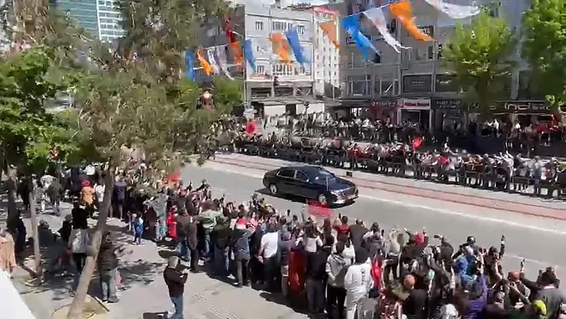 Cumhurbaşkanının otobüsünden Kayserililer böyle görüntülendi