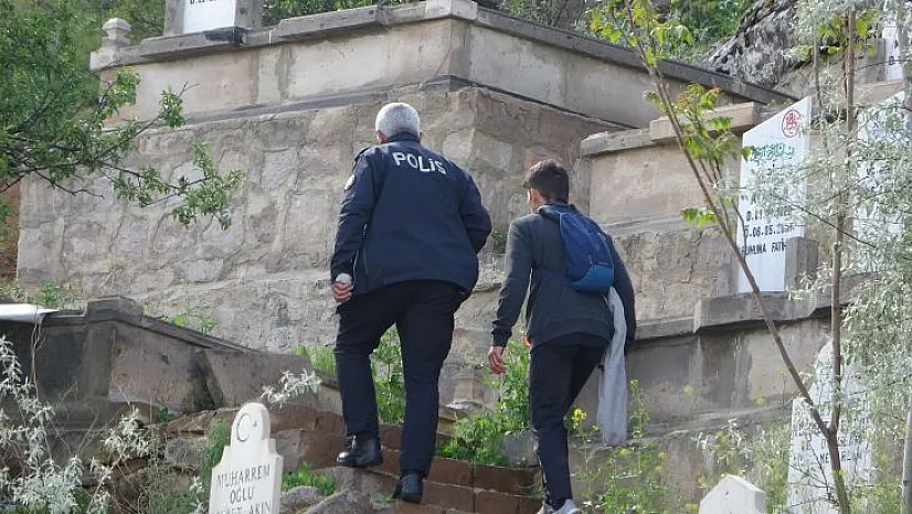 Dehşet saçtı! Eski sevgilisini boğazından bıçakladı