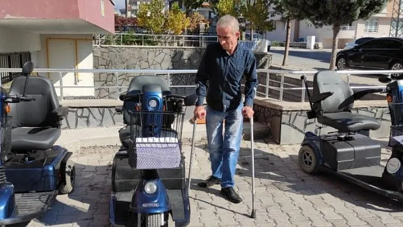 Develi'de ihtiyaç sahibi vatandaşlara akülü araç verildi