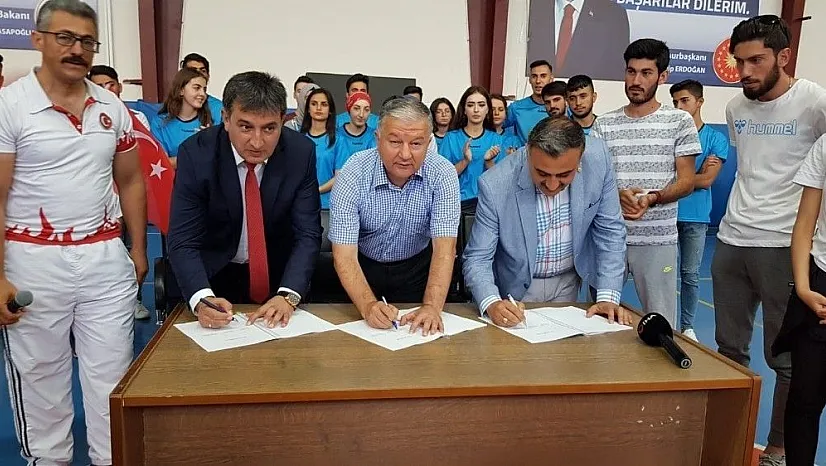 Develi'de Yaz Spor Okulları Muhteşem Gösterilerle Açıldı