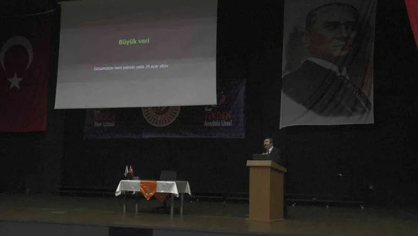 Doç. Dr. Mustafa Lale: 'Teknolojiyi takip edemeyen toplumlar büyümede istedikleri noktaya gelemiyor'