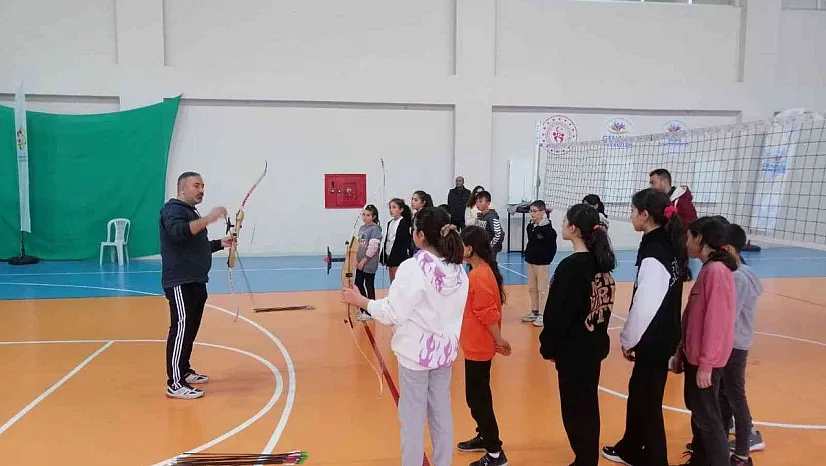 Sivaslı öğrencileri misafir ettiler...